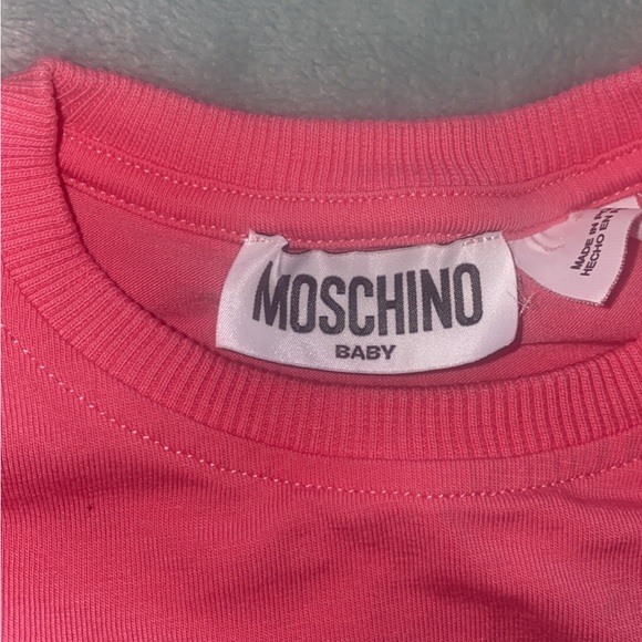Moschino Tshirt - Picture 2 of 4
